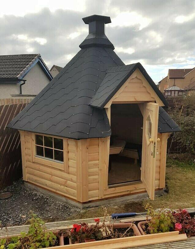 BBQ Grill Cabin 6.5m2 - BBQ room with benches and shingled roof included